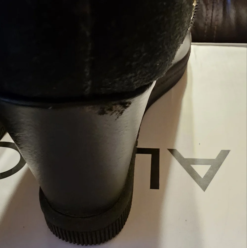 Aldo Verratto-96 wedge boots size 7.5 Used black with gold studs - Picture 7 of 12